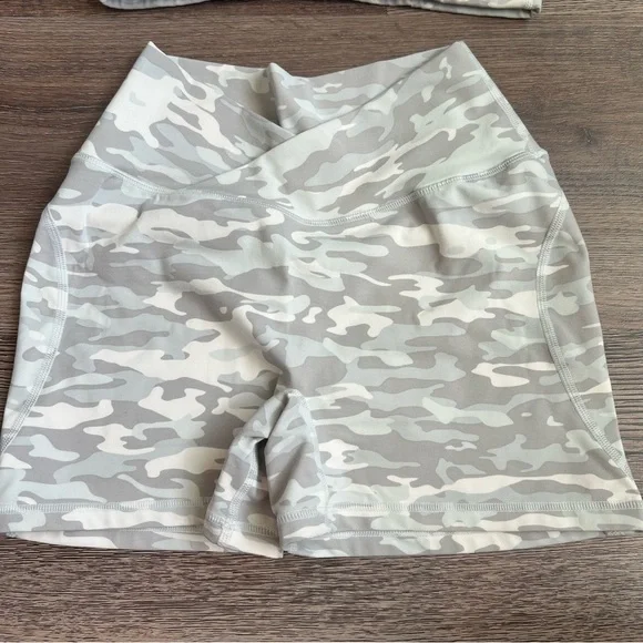 Alphalete Camo Sports Bra and Shorts Set - Picture 6 of 8